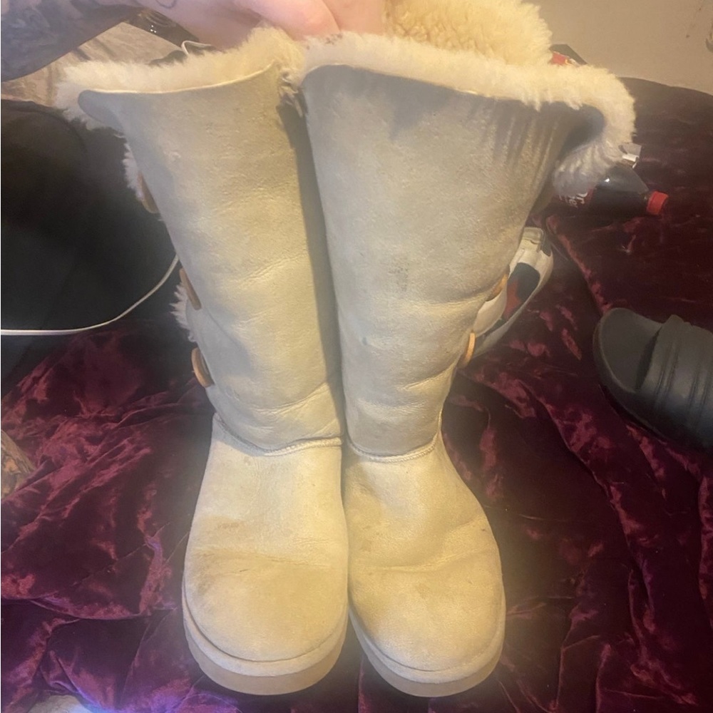 Ugg Bailey button